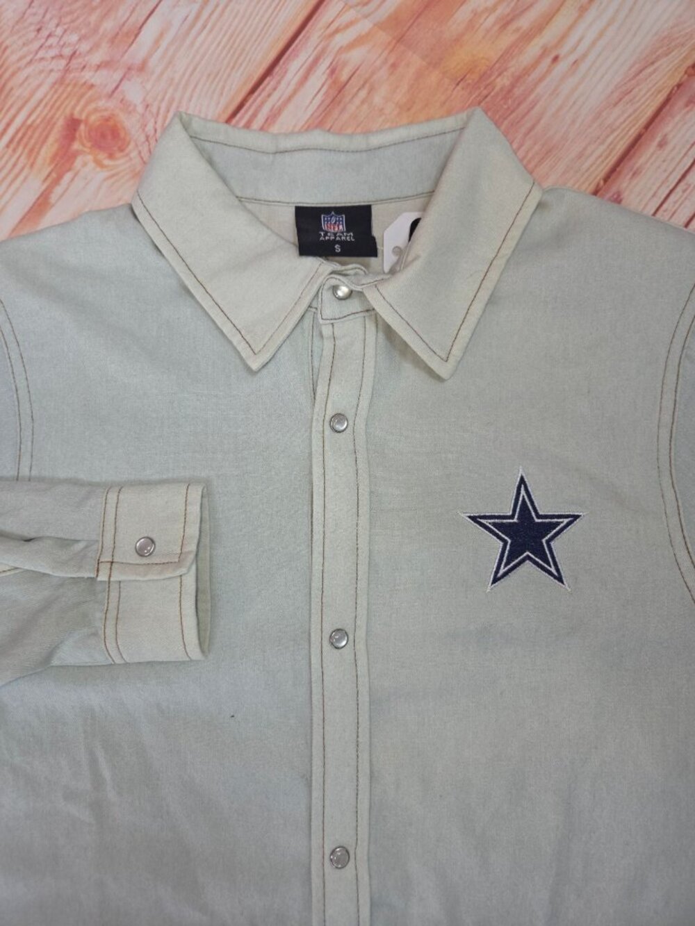 Dallas Cowboys NFL Womens Denim Button-Up Shirt Small NWT Sequined Logo